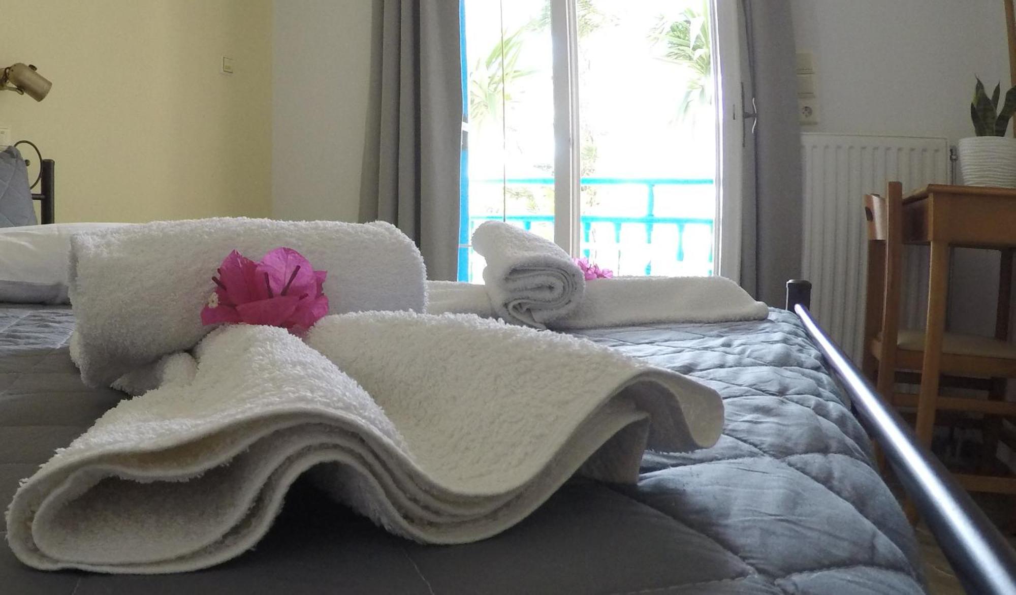 Hotel Zeus Kamári Habitación foto